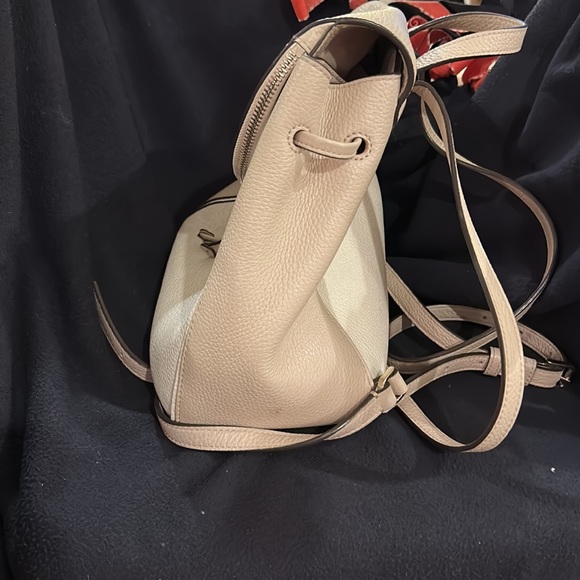 Kate Spade pedal leather adjustable, backpack in beige and tan - Picture 5 of 9